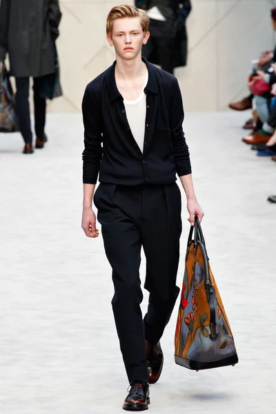 Look 28